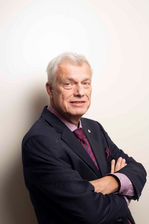 Plk. prof. MUDr. Vladimír Beneš, DrSc. – neurochirurg 